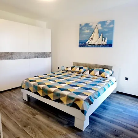 Lägenhet Pek Crikvenica